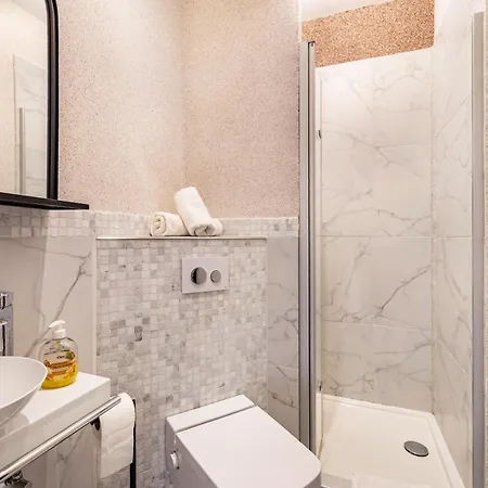 Serviced Xanthurus Apartament *