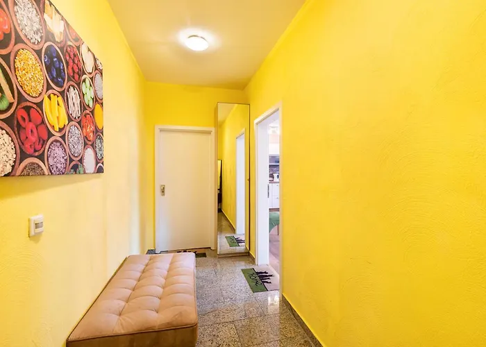 Serviced Xanthurus *